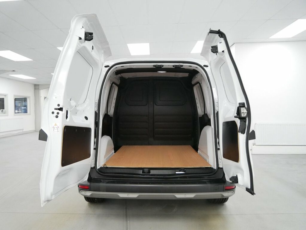 Nissan TOWNSTAR Mpv DY74WXB White #3