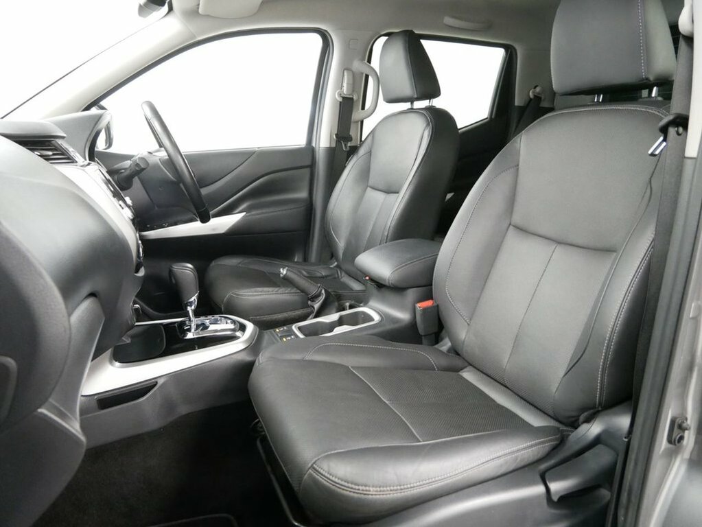 Nissan Navara 2.3L Dci Tekna Pickup Double Cab 4 SL21EXM Grey #3