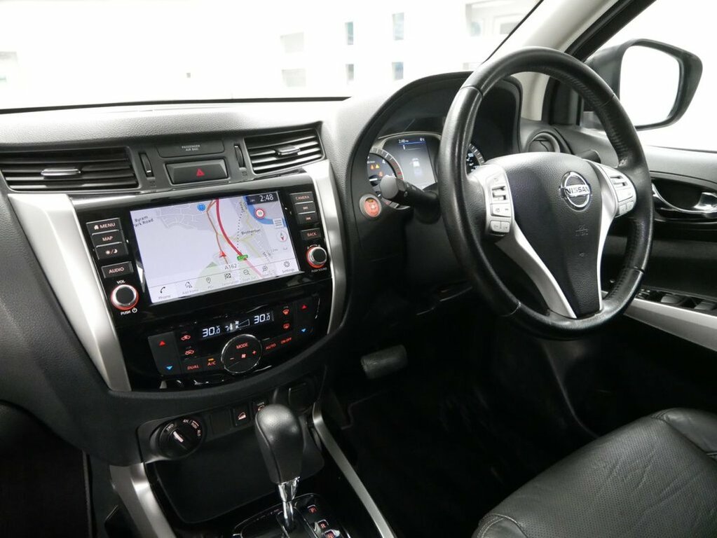 Nissan Navara 2.3L Dci Tekna Pickup Double Cab 4 SL21EXM Grey #5