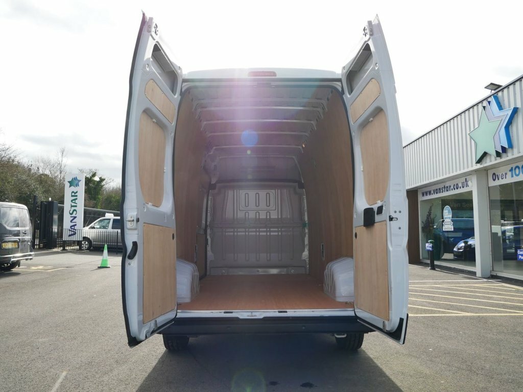 Citroen Relay 2.2L Bluehdi 35 Enterprise Edition Panel Van D White #2