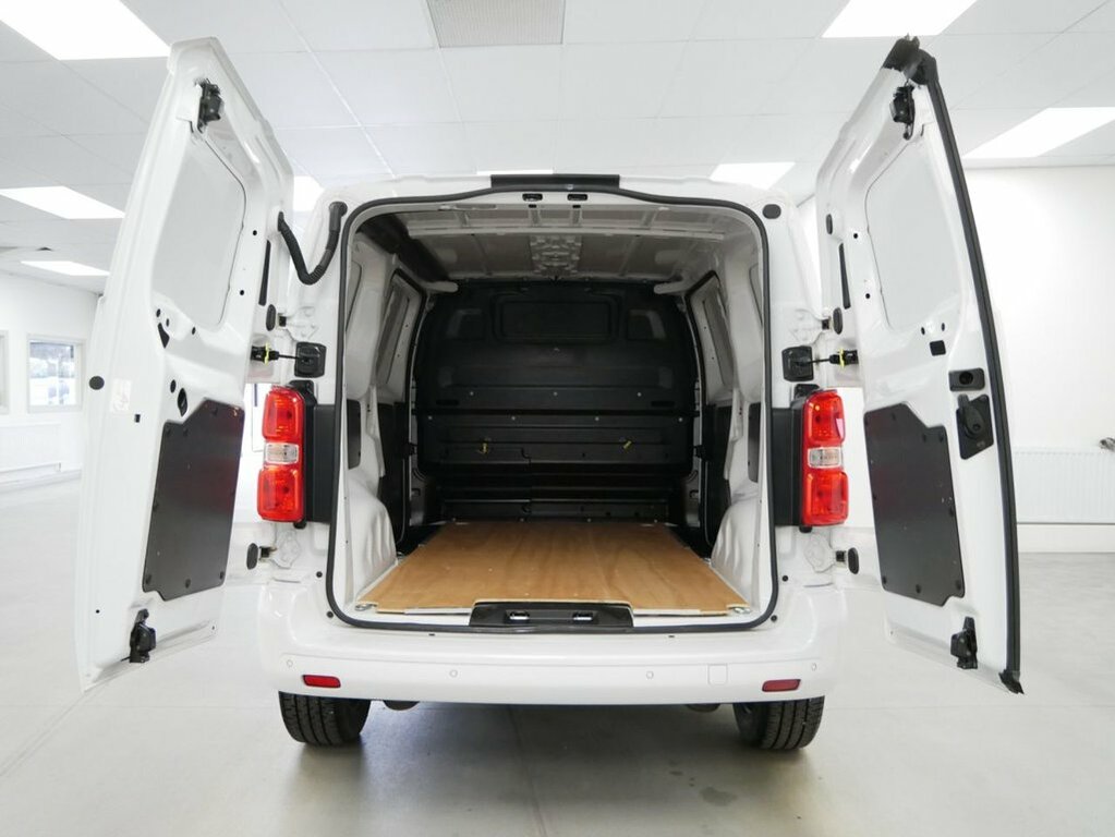 Vauxhall Vivaro 1.5L Turbo D 2900 Pro Panel Van 6Dr DY23XZB White #5