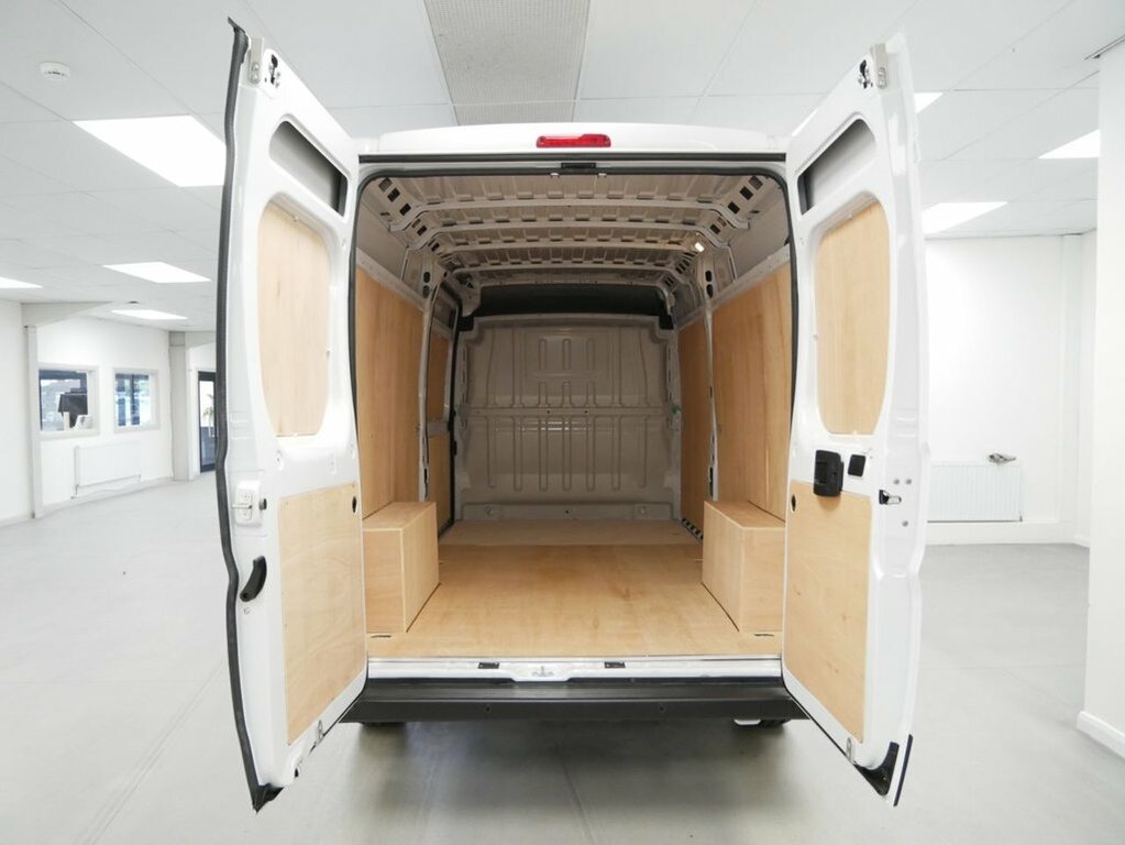 Peugeot Boxer 2.2L Bluehdi 335 Professional Premium Panel Van White #3