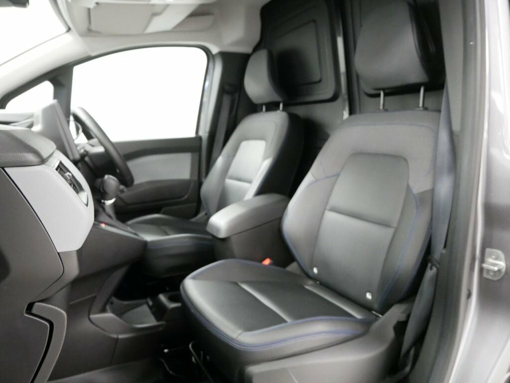 Nissan TOWNSTAR Mpv DL24OMM Grey #4