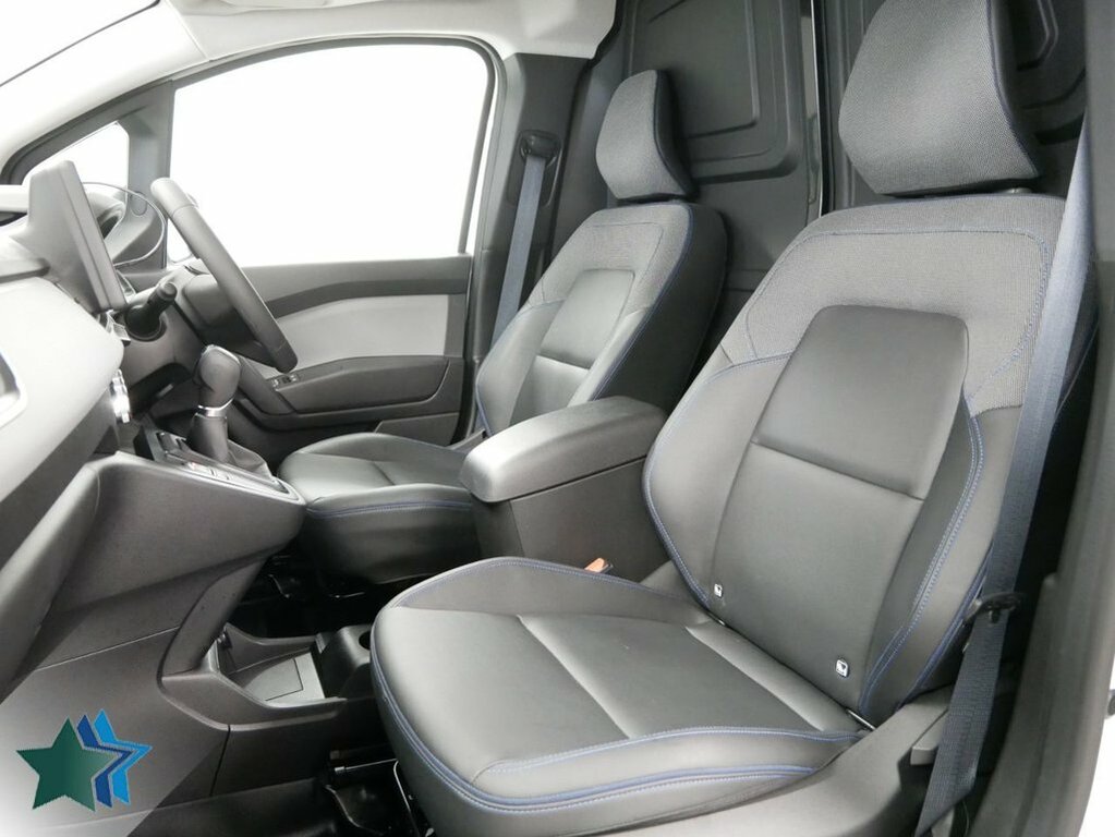 Nissan TOWNSTAR Mpv YJ73PNG White #3