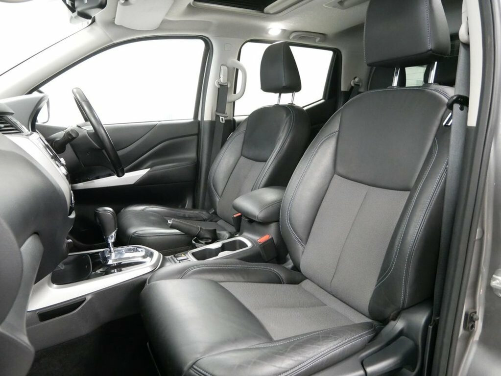 Nissan Navara 2.3L Dci N-guard Pickup Double Cab DN71WVW Grey #4