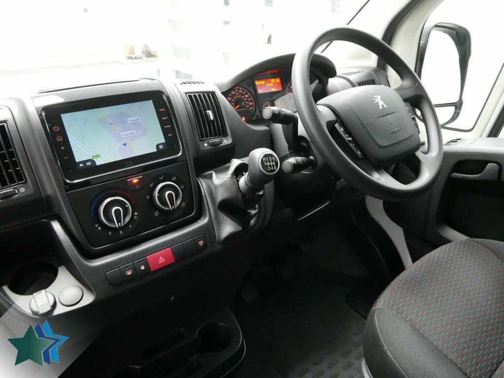 Peugeot Boxer 2.2L Bluehdi 335 Professional Premium Panel Van White #5