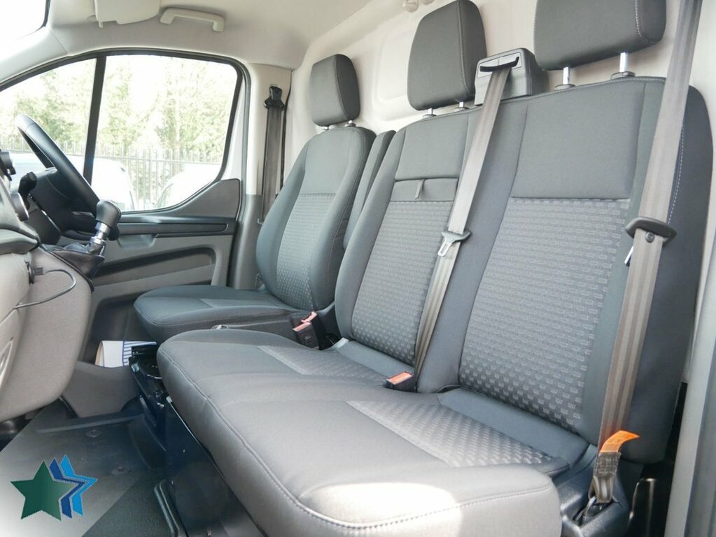 Ford Transit Custom 2L 2.0 320 Ecoblue Trend Panel Van Manu AP72FNU White #4