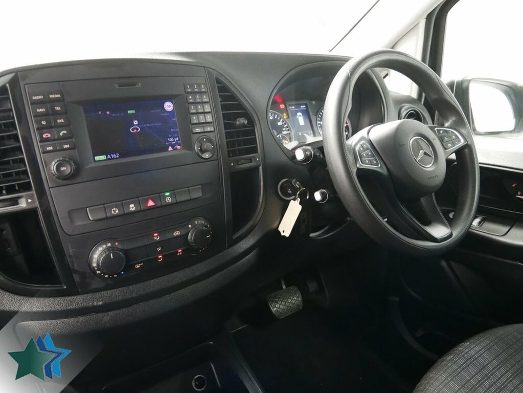 Mercedes-Benz Vito 2.1L 119 Cdi Bluetec Sport Crew Van Double Cab Black #5