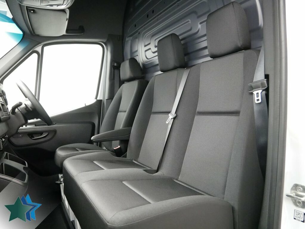 Mercedes-Benz eSprinter Mpv White #4