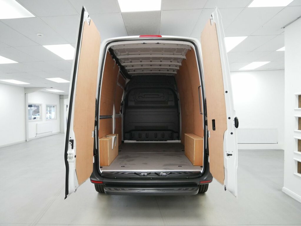 Mercedes-Benz eSprinter Mpv White #2
