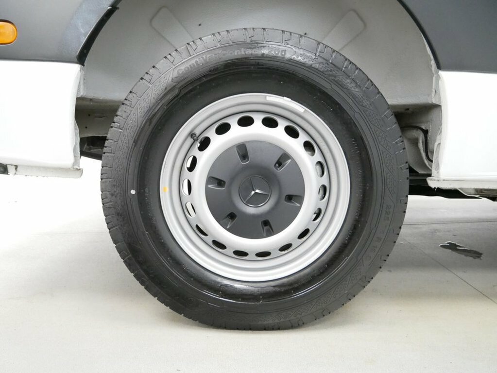 Mercedes-Benz eSprinter 55Kwh Progressive Fwd L2 H2 20Kw Charger Silver #21