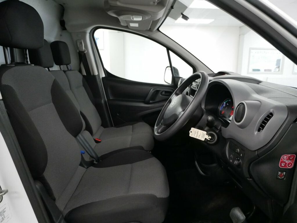 Peugeot E-Partner Mpv White #15