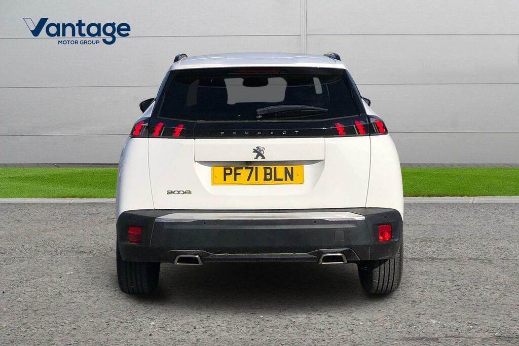 Peugeot 2008 1.2 Puretech 130 Allure Premium Eat8 White #4