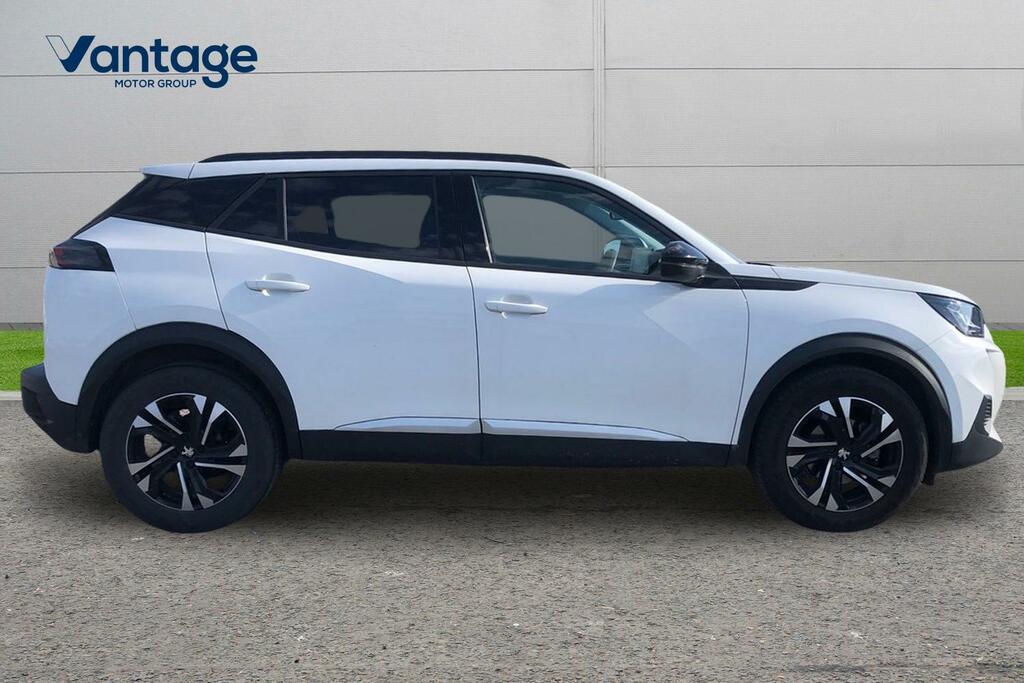 Peugeot 2008 1.2 Puretech 130 Allure Premium Eat8 White #2