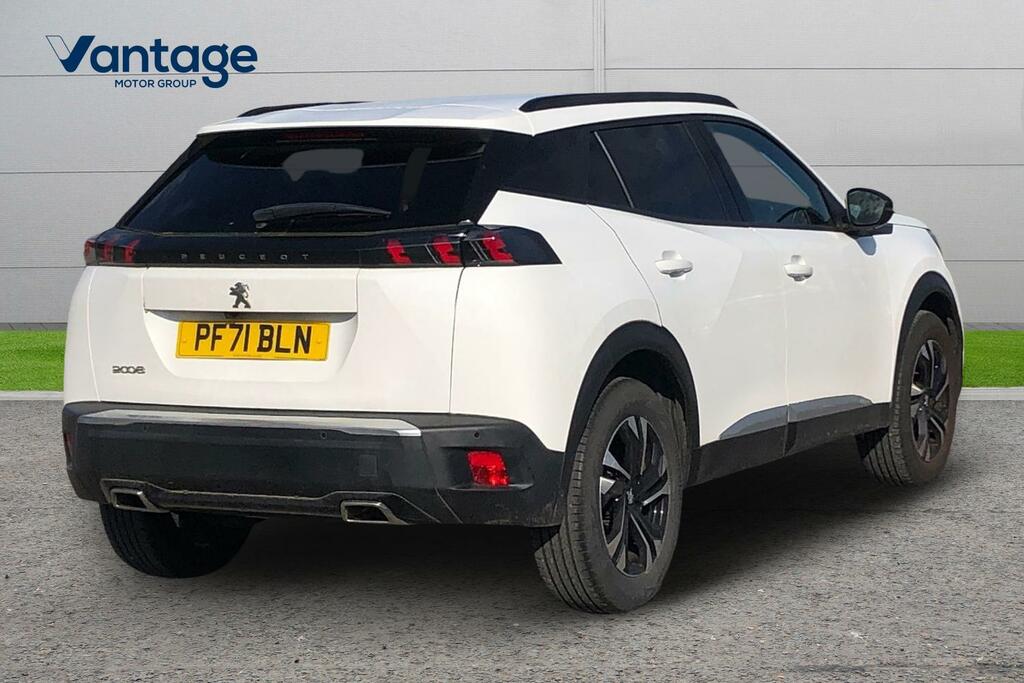 Peugeot 2008 1.2 Puretech 130 Allure Premium Eat8 White #3
