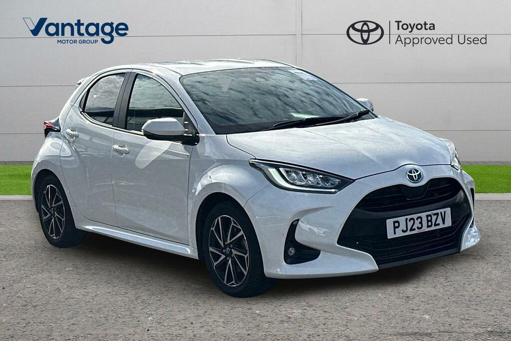 Toyota Yaris 1.5 Vvt-h Design E-cvt Euro 6 Ss White