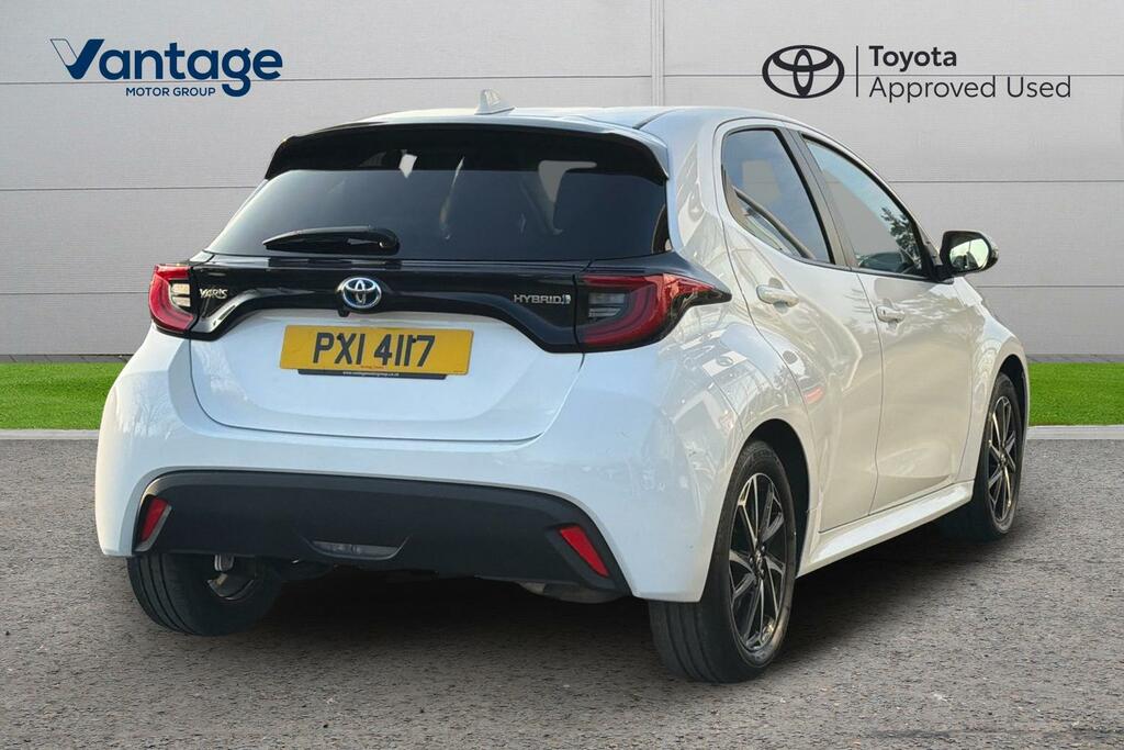 Toyota Yaris 1.5 Vvt-h Design Hatchback Hybrid E-cvt YW23OPH White #3