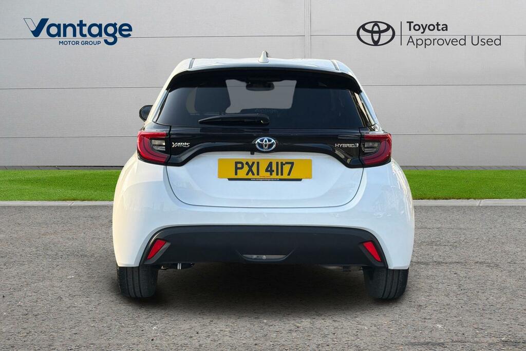 Toyota Yaris 1.5 Vvt-h Design Hatchback Hybrid E-cvt YW23OPH White #4