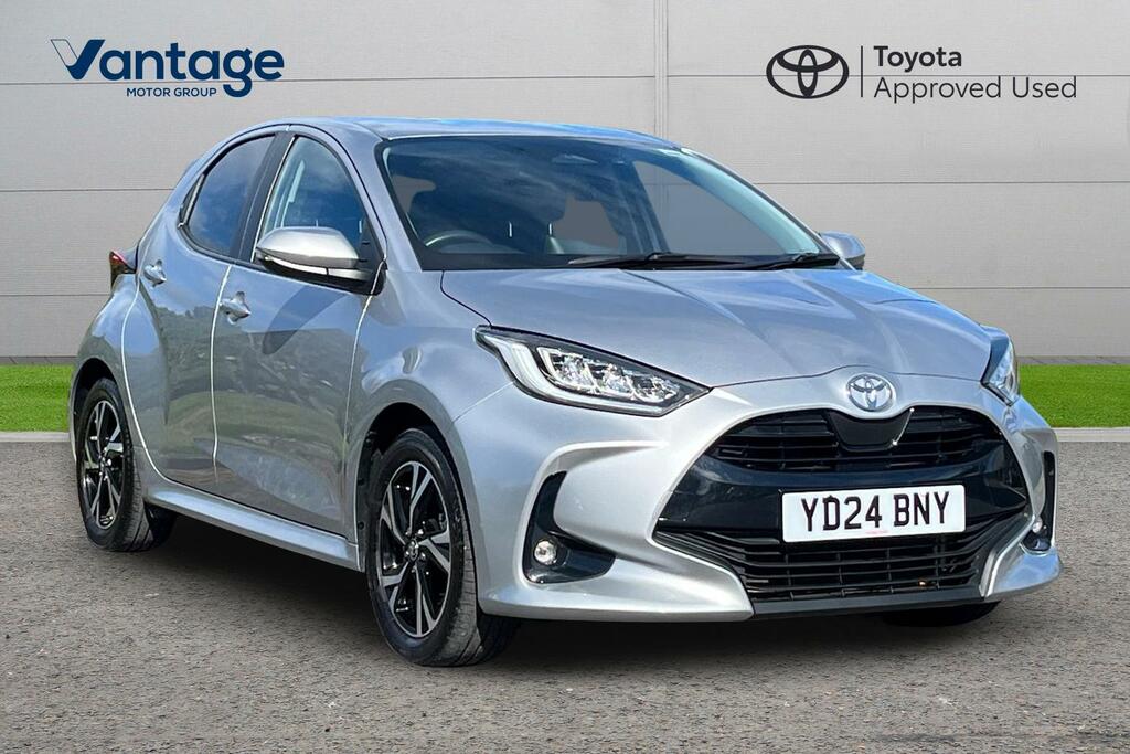 Toyota Yaris 1.5 Vvt-h Design Hatchback Hybrid E-cvt Silver