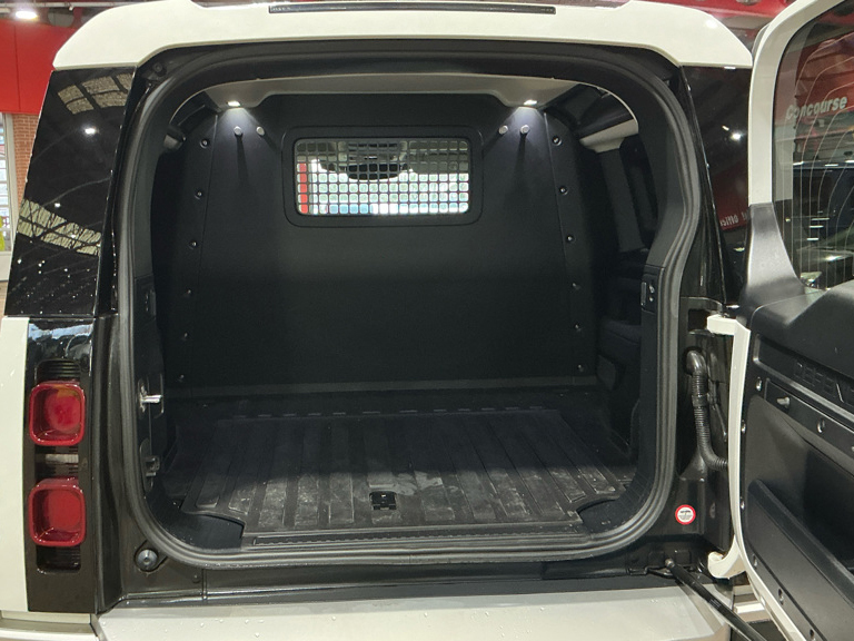 Land Rover Defender 90 D250 Hard Top 90 3.0L 250Ps White
