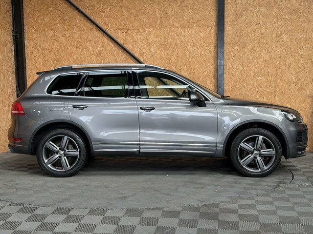 Volkswagen Touareg 3.0 V6 R-line Tdi Bluemotion Technology 242 Bhp VK63JXY Grey #3