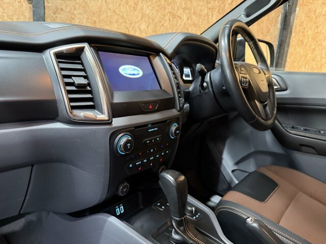 Ford Ranger 3.2 Tdci Wildtrak Pickup Double Cab Aut SY18OVE Grey #4