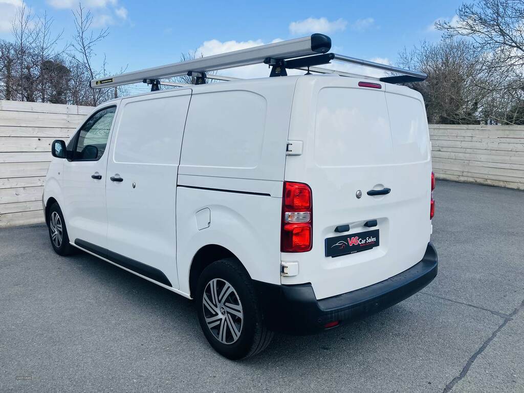 Peugeot Expert 1400 2.0 Bluehdi 120 S Van White #4