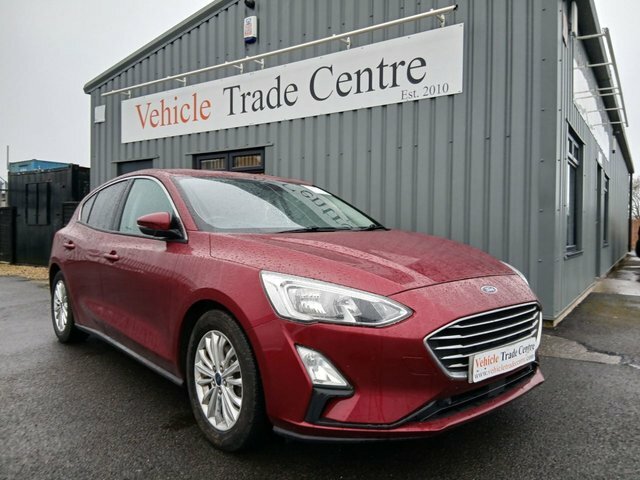 Ford Focus 1.0T Ecoboost Titanium Hatchback Red
