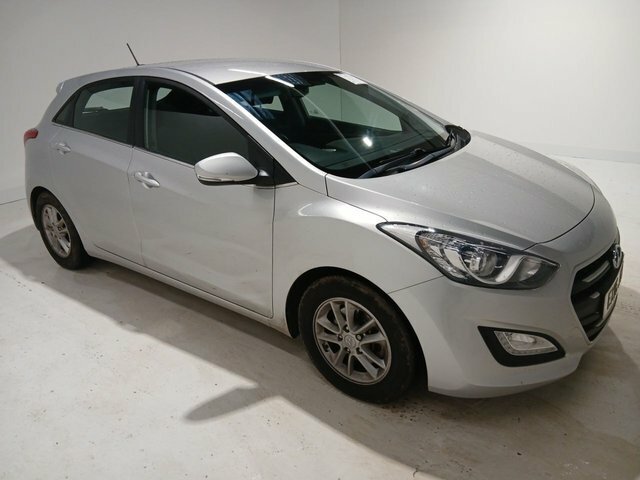 Hyundai I30 1.6 Crdi Blue Drive Se Nav Hatchback Ma Silver
