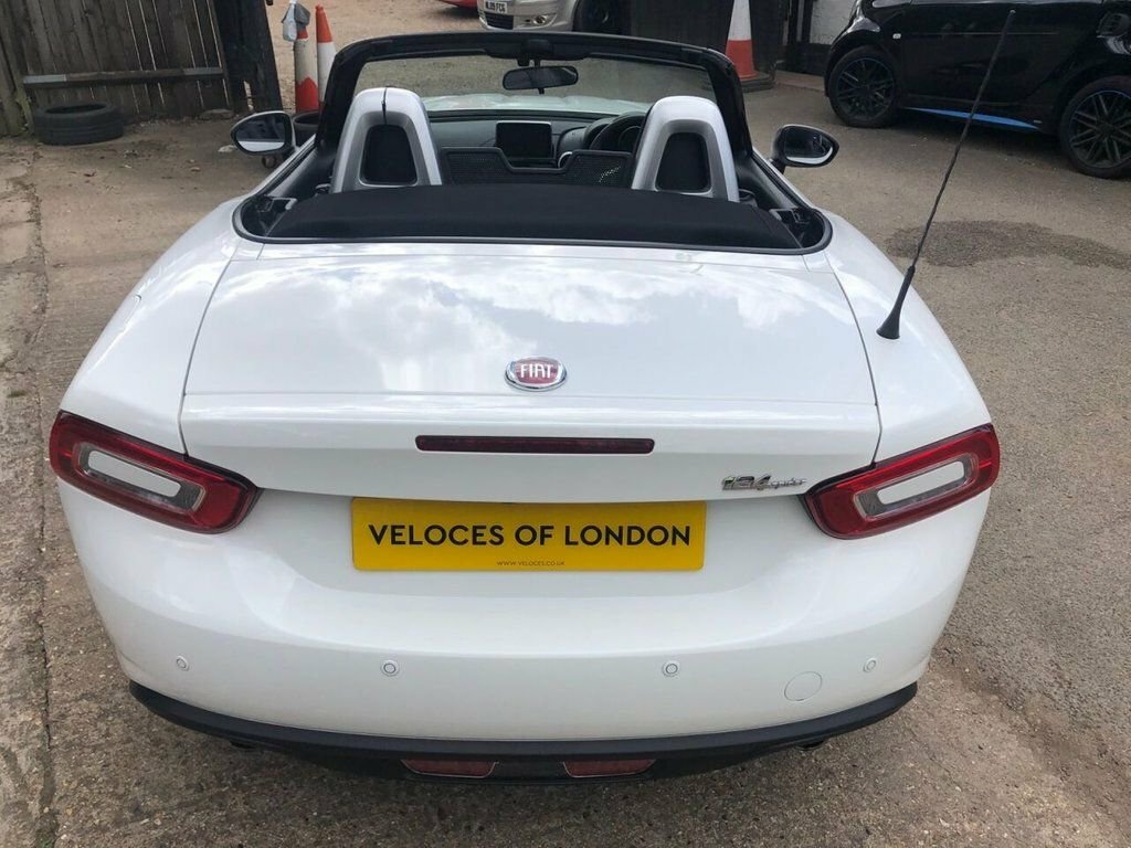 Fiat 124 Spider Convertible SP18YSV White #5