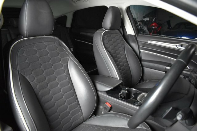 Ford Mondeo Automatic AO67HBY Black #3