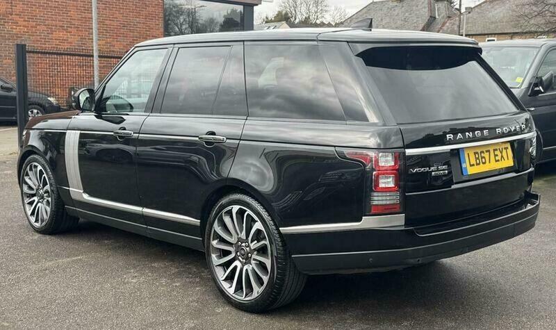 Land Rover Range Rover 4.4 Sd V8 Vogue LB67EXT Black #3