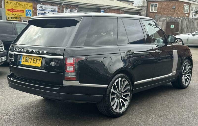 Land Rover Range Rover 4.4 Sd V8 Vogue LB67EXT Black #5
