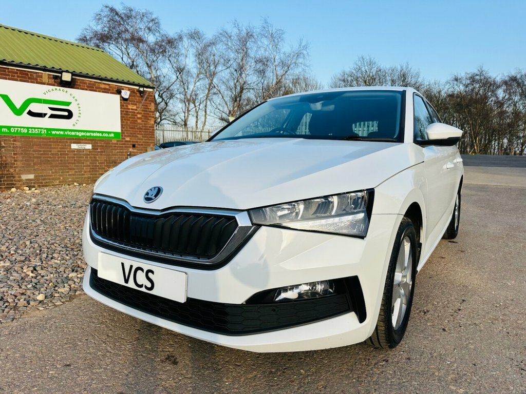 Skoda Scala 1L Se MJ69AOV White #2