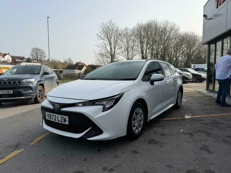 Nissan U1894 White #2