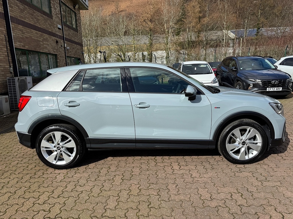 Audi Q2 Tfsi Cod S Line NG72FWV Grey #4