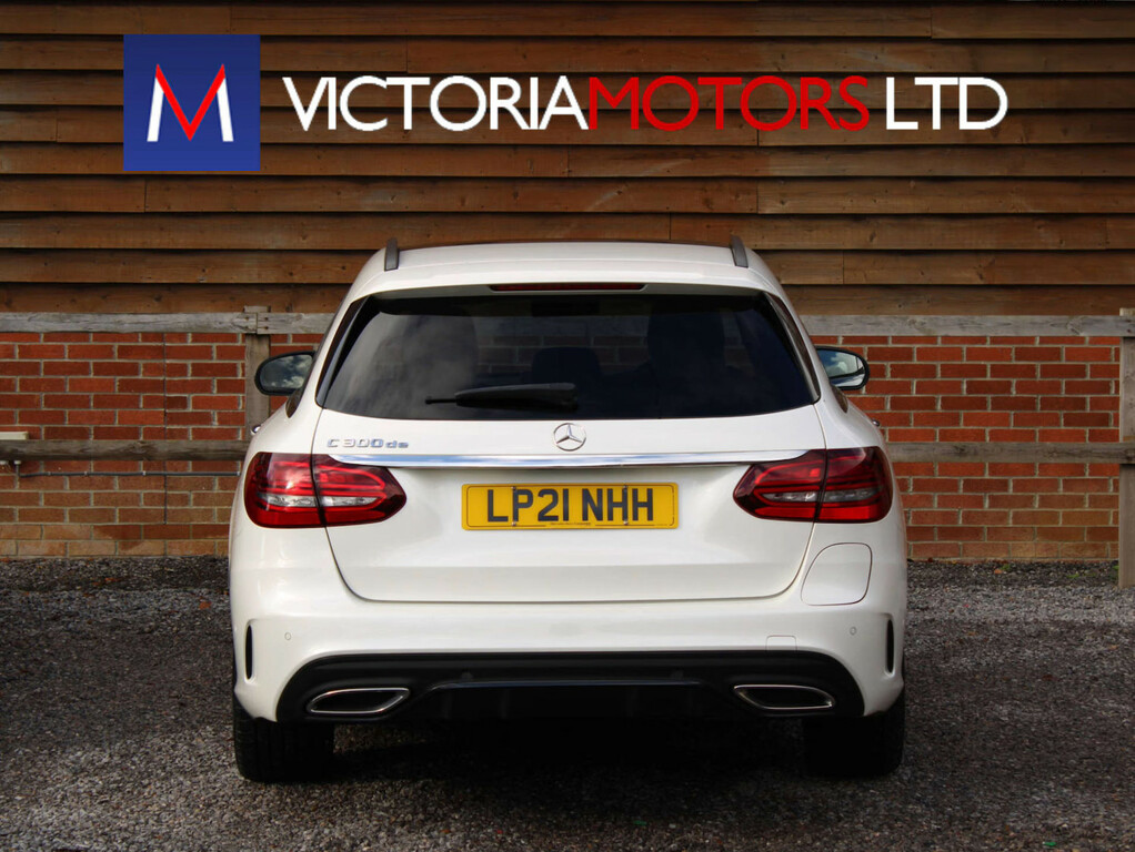 Mercedes-Benz C Class 2.0 C 300 Amg Line Night Edition Premium De White #3