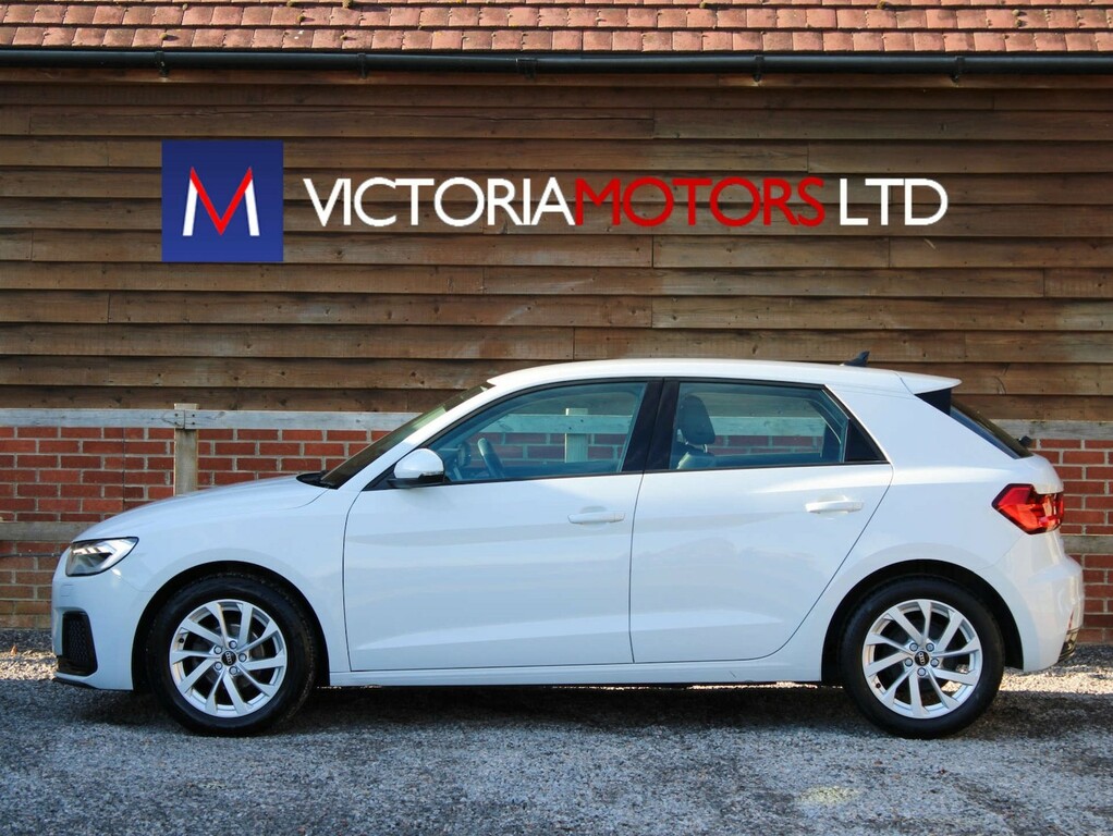 Audi A1 1.0 Tfsi 25 Sport Hatchback MC70UFX White #2