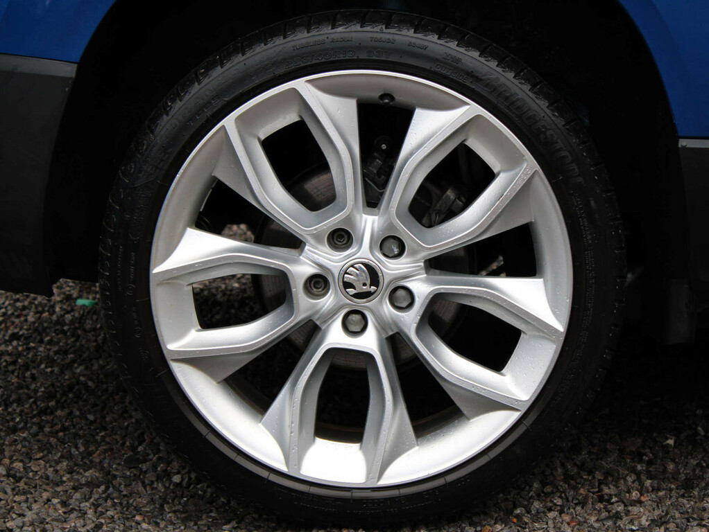 Skoda Karoq 1.5 Tsi Se L Suv Blue #5