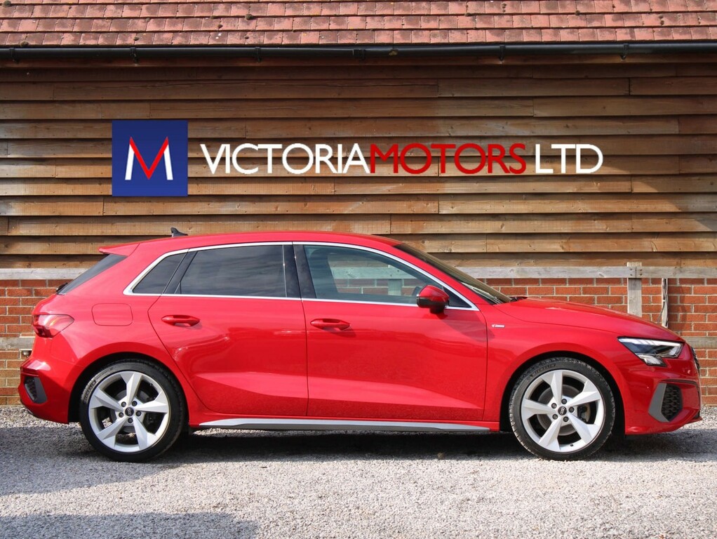 Audi A3 1.5 Tfsi 35 S Line Hatchback LM70LXV Red #4