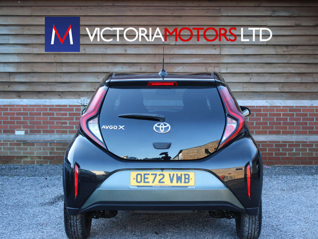 Toyota Aygo X 1.0 Vvt-i Edge Hatchback OE72VWB Green #3