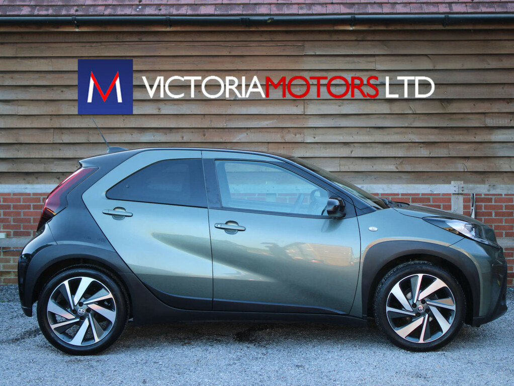 Toyota Aygo X 1.0 Vvt-i Edge Hatchback OE72VWB Green #4