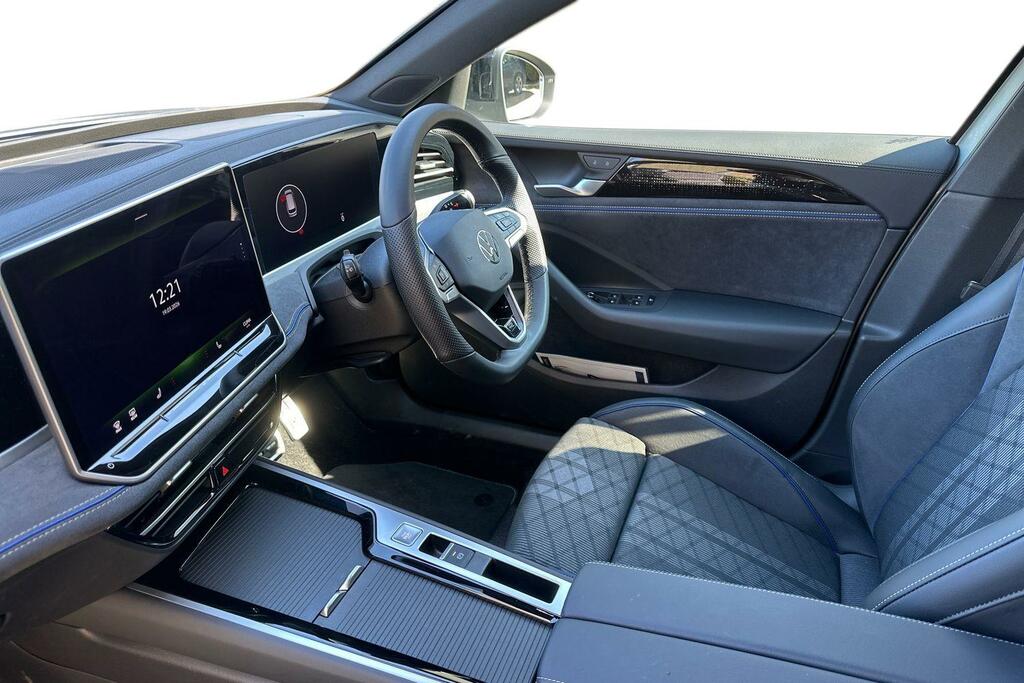 Volkswagen Passat Volkswagen Passat R-line 1.5 Etsi 150 Ps 7-Speed D AF75TVL Silver #2