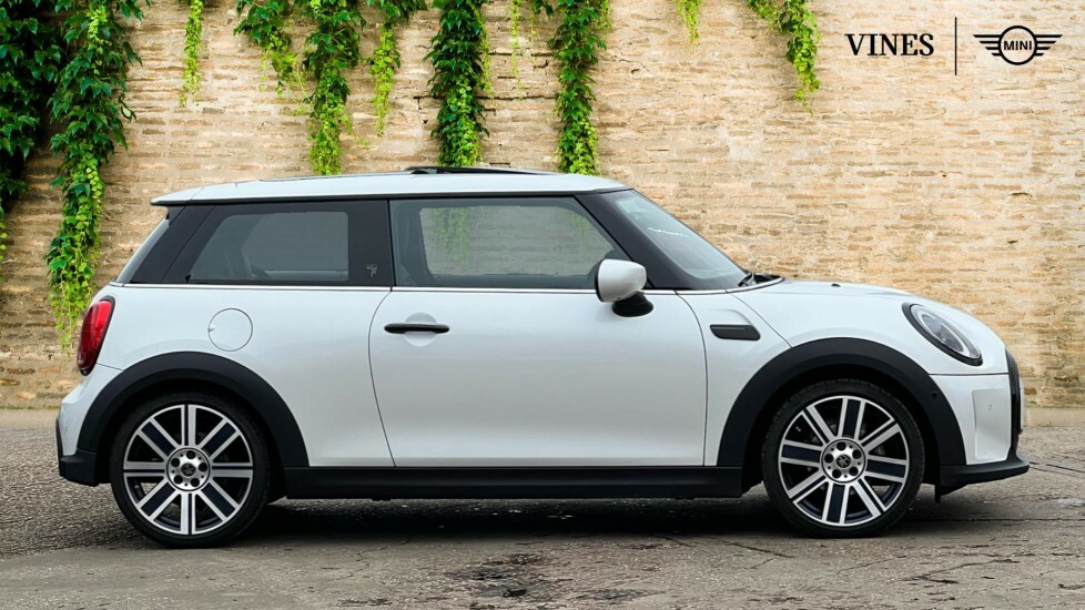 Mini Hatch 3-Door Hatch Cooper Exclusive RY73PJX White #3