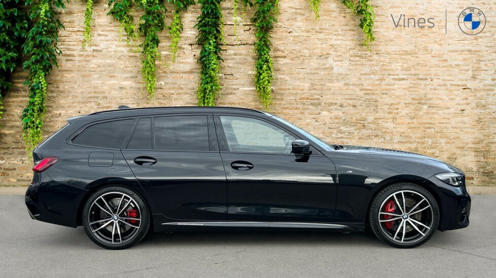 BMW 3 Series 330D M Sport Touring GV71KWO #3