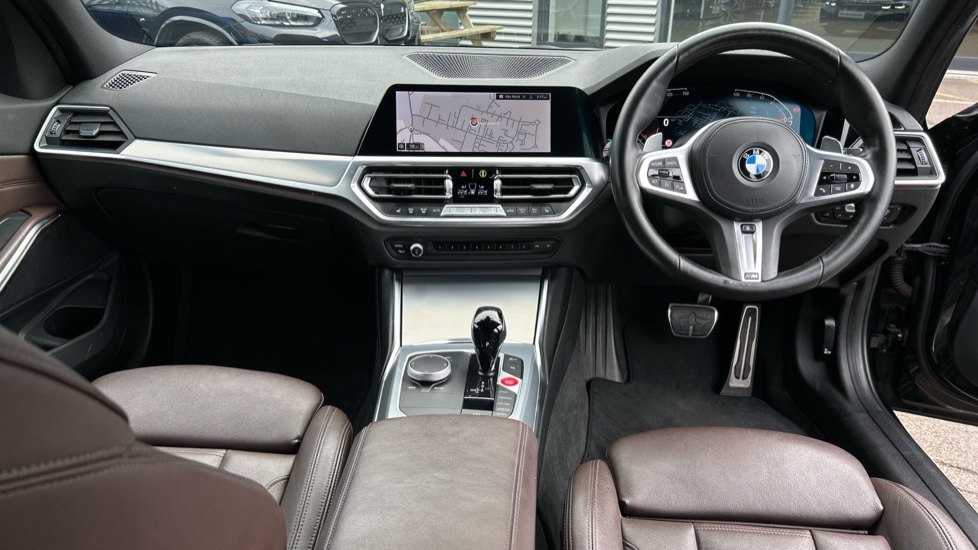 BMW 3 Series 330D M Sport Touring GV71KWO #4