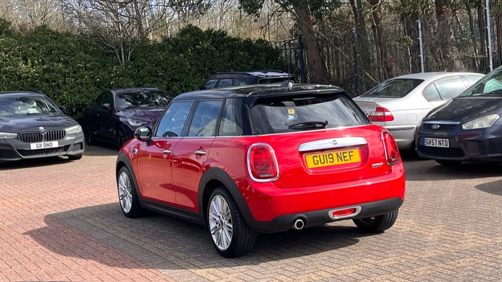 Mini Hatch 5-Door Hatch Cooper Exclusive GU19NEF Red #2