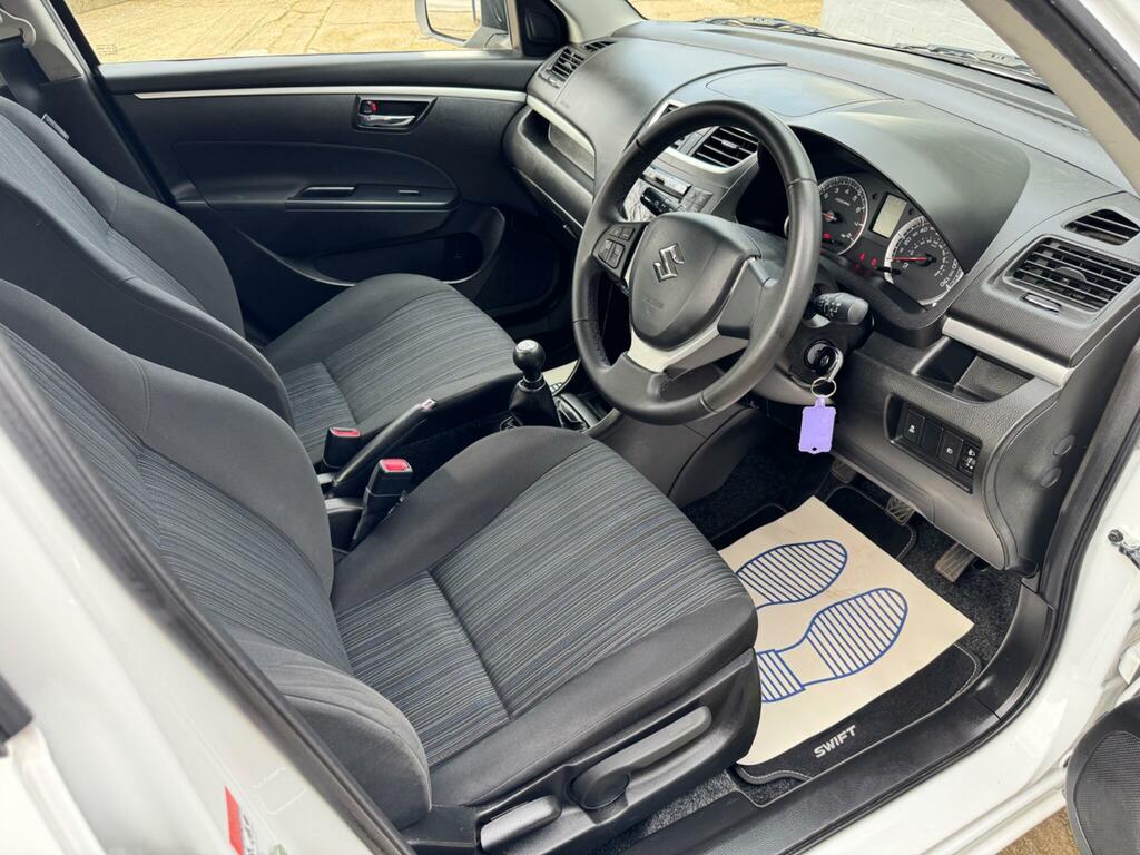 Suzuki Swift Vvts Glx Red #2