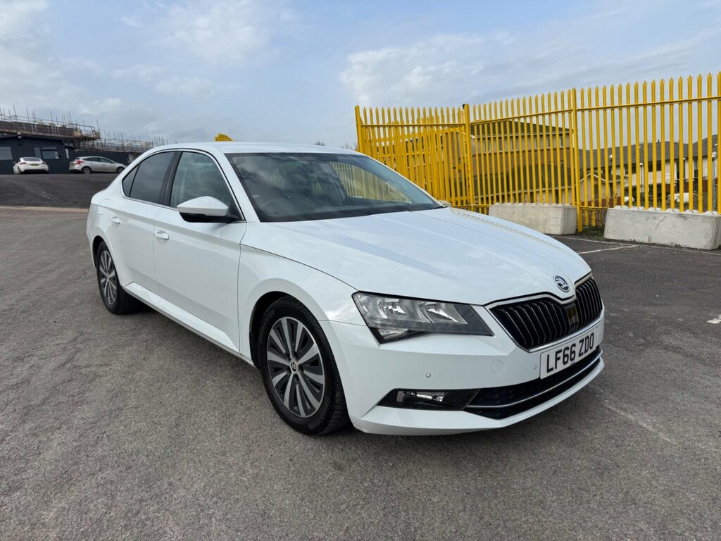 Skoda Superb 1.6 Tdi Greenline Se Technology Euro 6 Ss LF66ZDO White #4