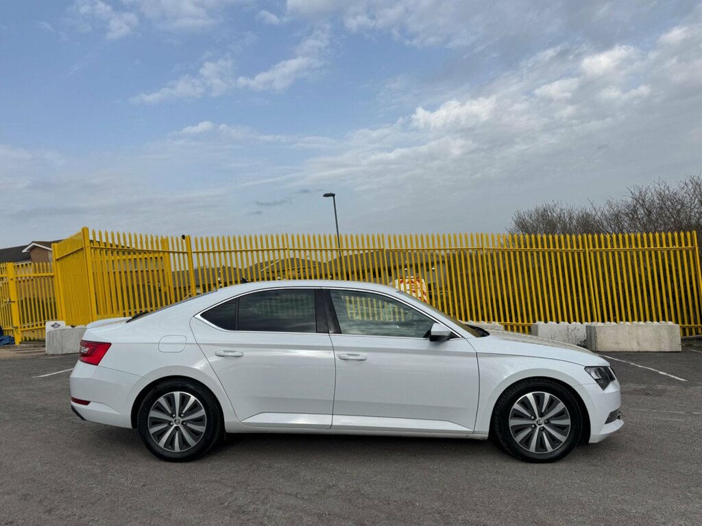 Skoda Superb 1.6 Tdi Greenline Se Technology Euro 6 Ss LF66ZDO White #5